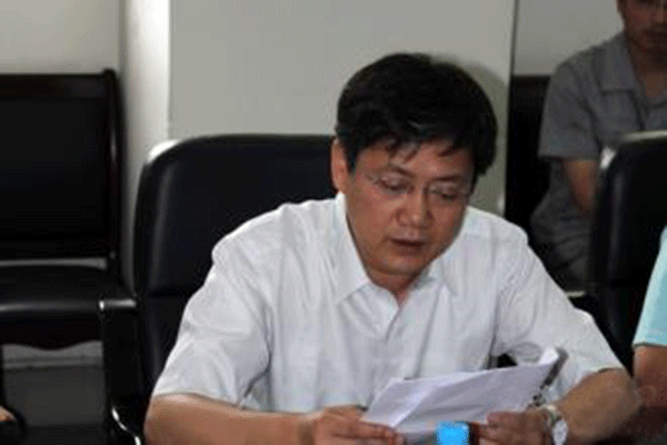 西瑪電機董事長楊允成被評為“陜西省十大民營企業家”。 西瑪電機董事長楊允成被評為“陜西省十大民營企業家”。
